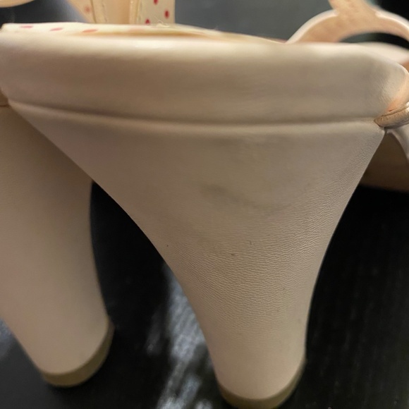 BAIT cream t-strap heels - 7.5 - Picture 4 of 7